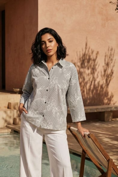 CHEMISE RAYÉE À BRODERIE FLORALE
